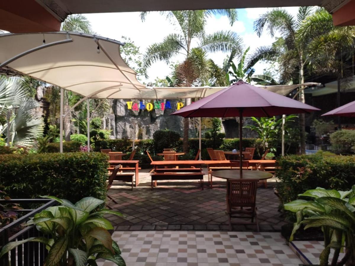 Grand Valonia Hotel Jember Exterior photo