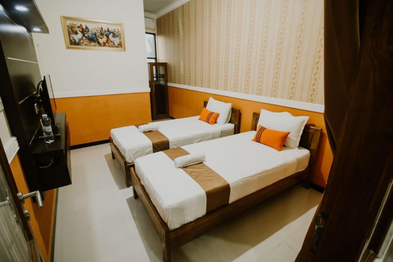 Grand Valonia Hotel Jember Exterior photo