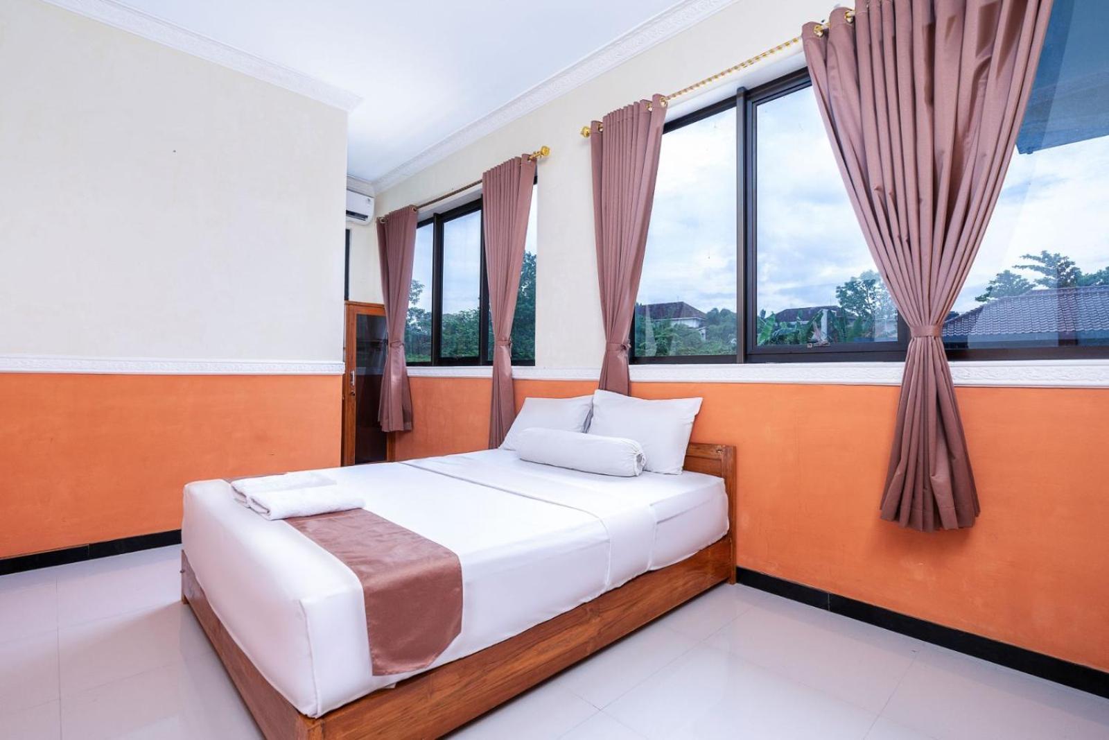 Grand Valonia Hotel Jember Exterior photo