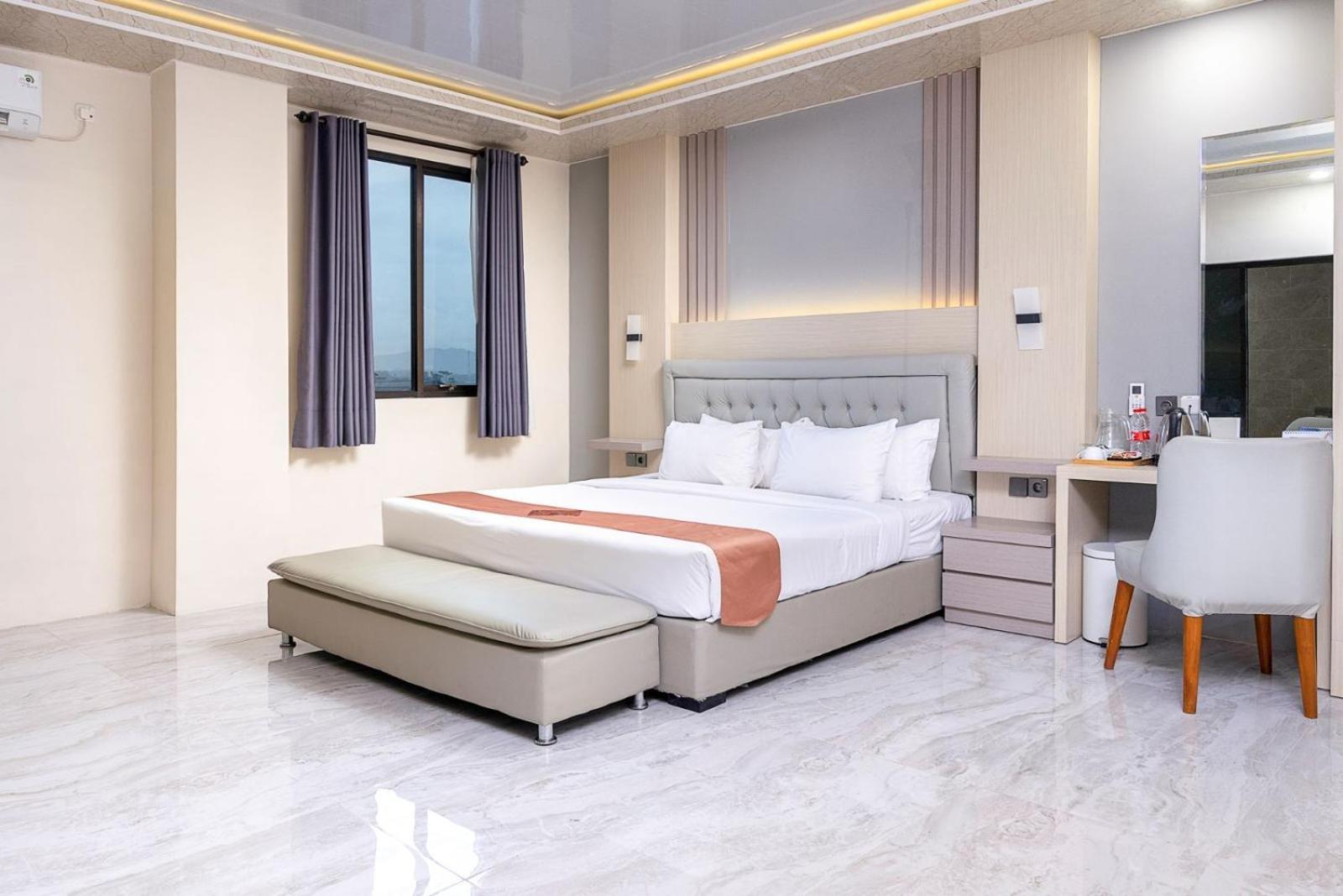 Grand Valonia Hotel Jember Exterior photo