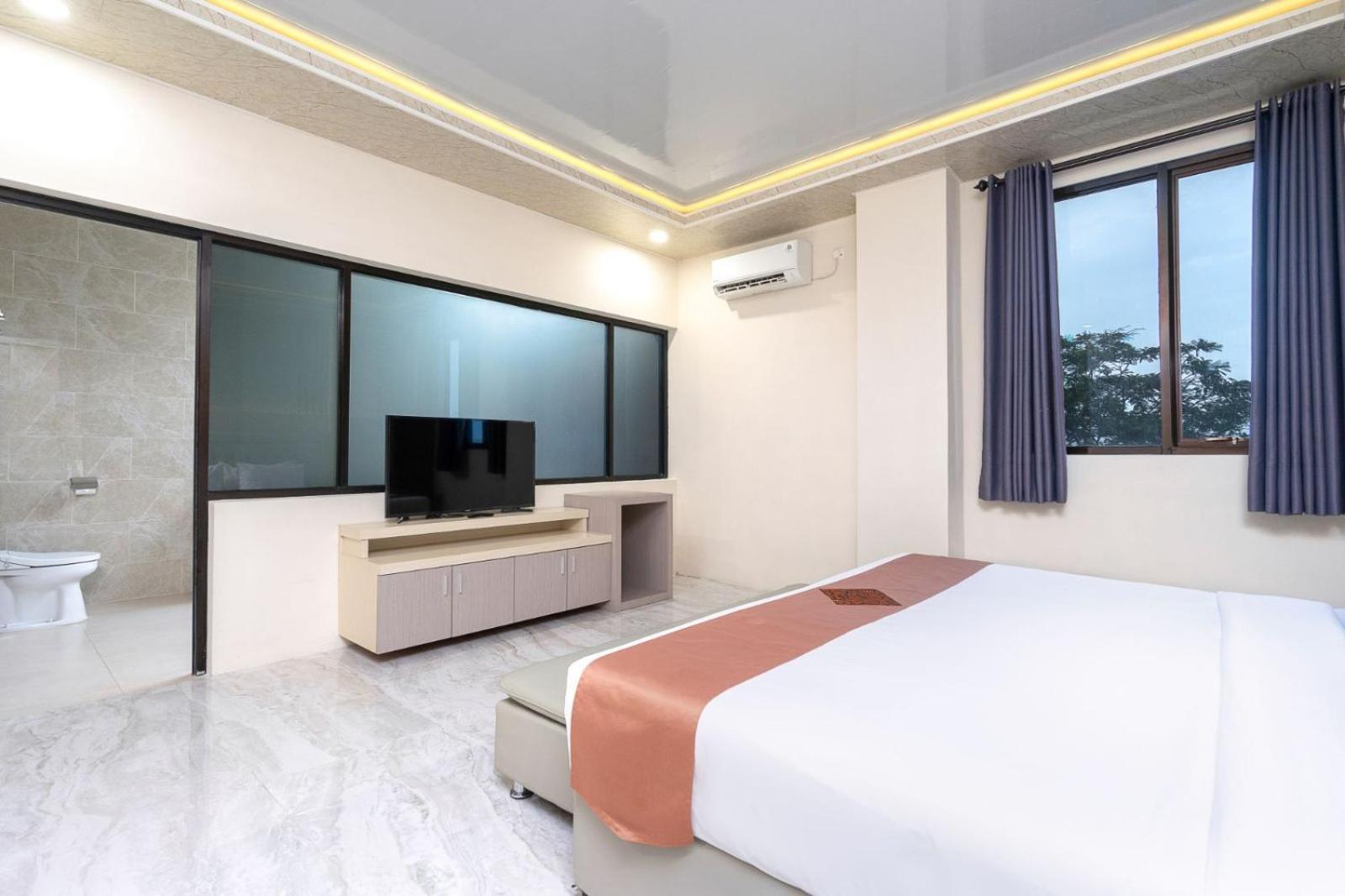 Grand Valonia Hotel Jember Exterior photo