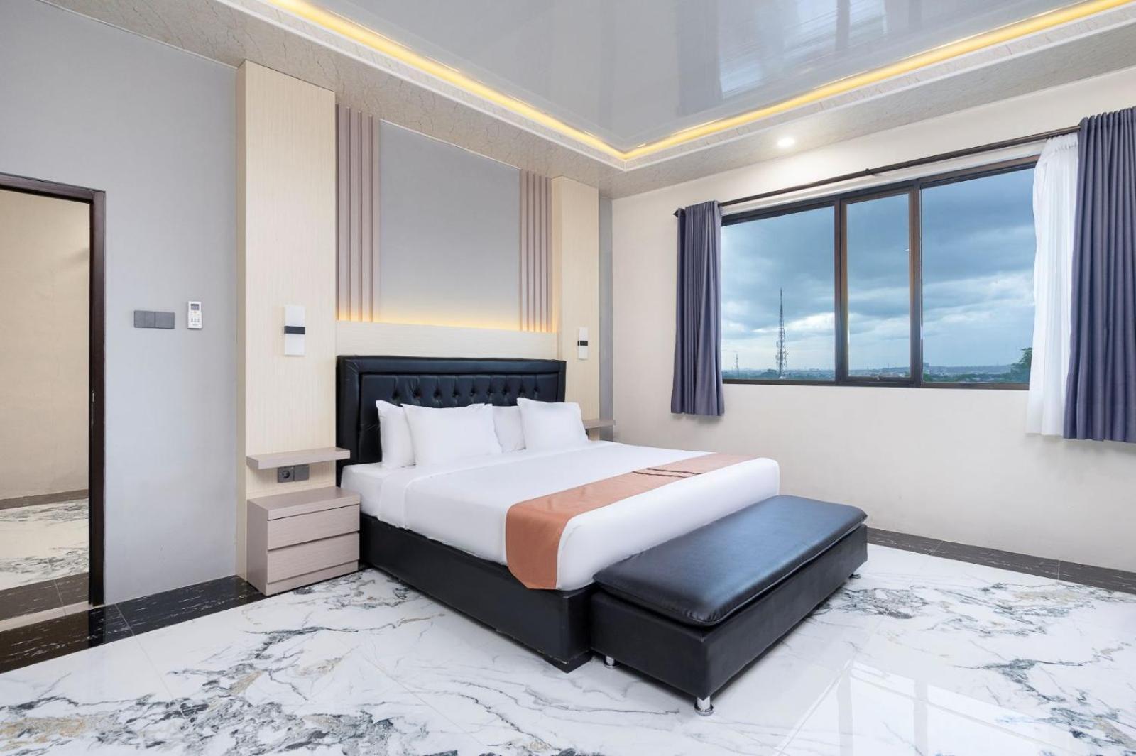 Grand Valonia Hotel Jember Exterior photo